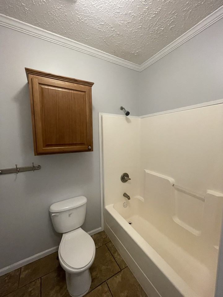 2400 Felicity St #B - Photo 7 of 10