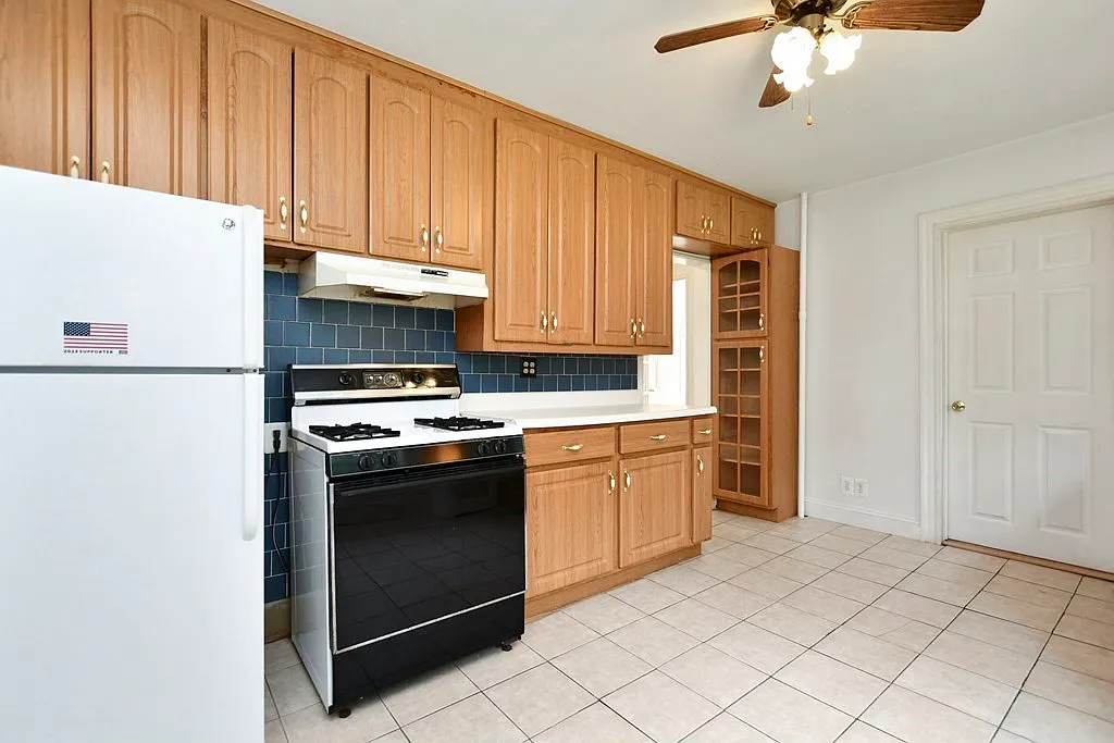 3 Webster Ct #NA - Photo 5 of 12
