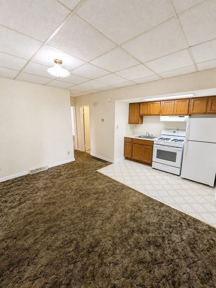 146 W Dorrance St #1F - Photo 2 of 6