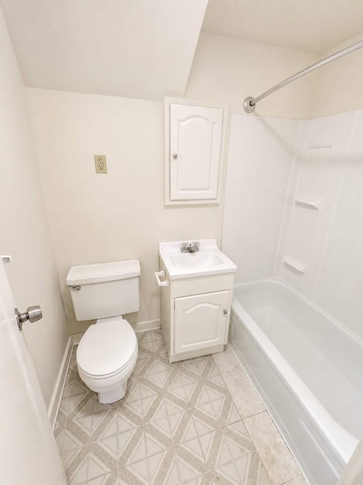 146 W Dorrance St #1F - Photo 5 of 6