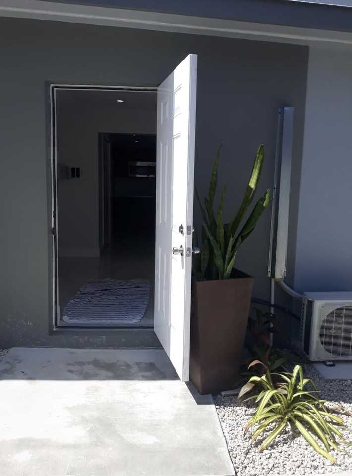 2379 Nw 102nd St #REAR - Photo 3 of 25