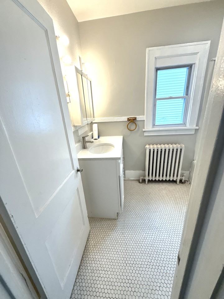 90 S Pine Ave #D - Photo 7 of 15