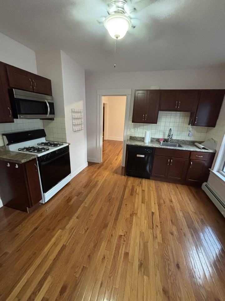 11 Endicott Ave #1 - Photo 5 of 8