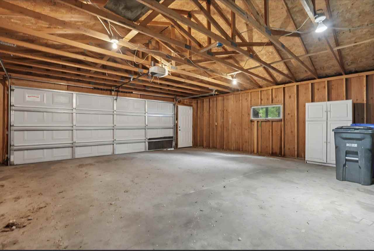 223 11th Ave N #NA - Photo 4 of 29