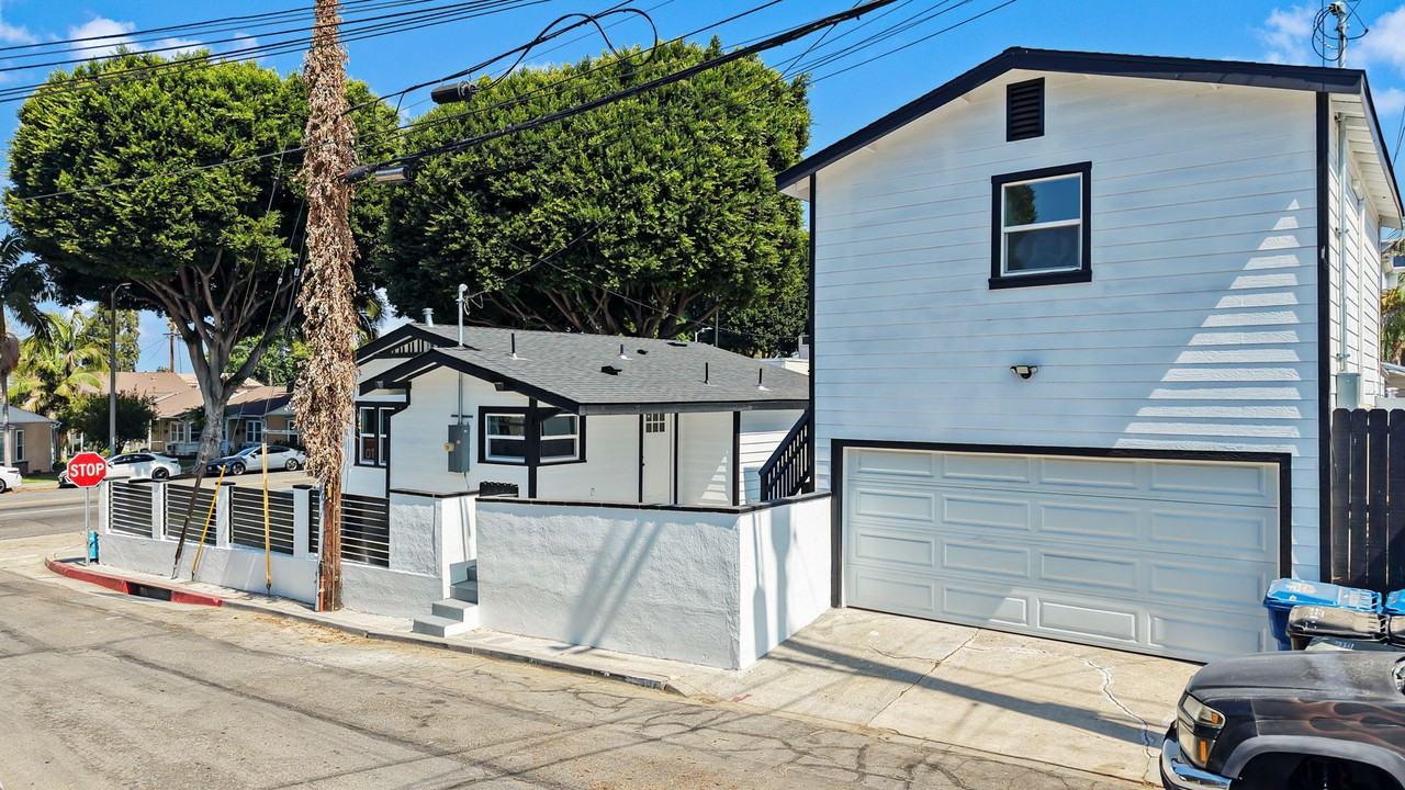 13407 Helen St #B - Photo 2 of 20
