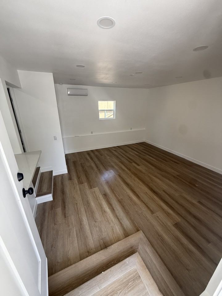 13407 Helen St #B - Photo 5 of 20