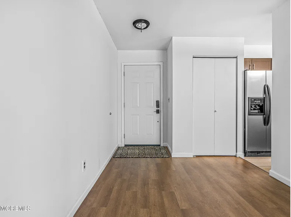 43 Bolton Ct - Photo 4 of 20
