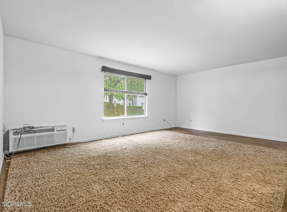 43 Bolton Ct - Photo 6 of 20