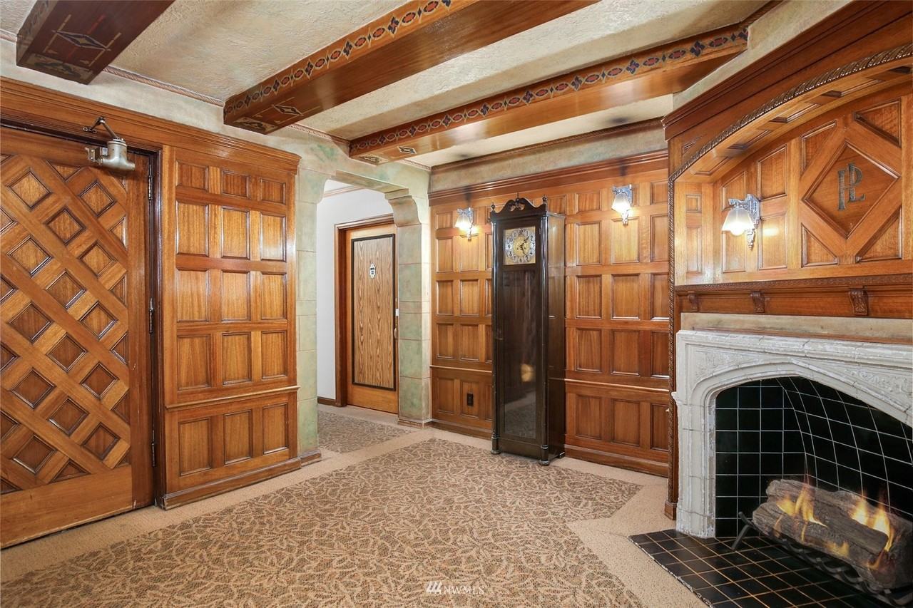 400 Boylston Ave E #102 - Photo 3 of 21