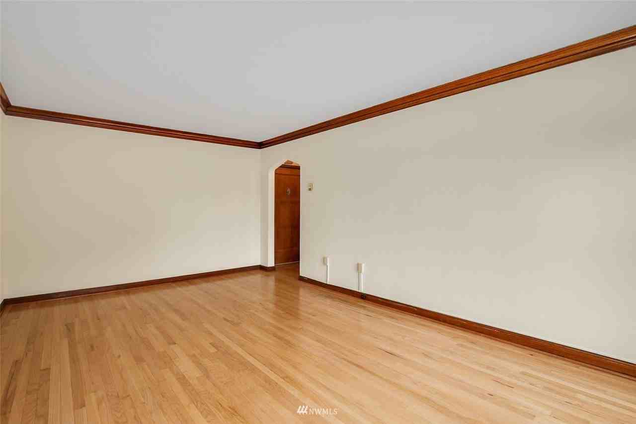 400 Boylston Ave E #102 - Photo 7 of 21