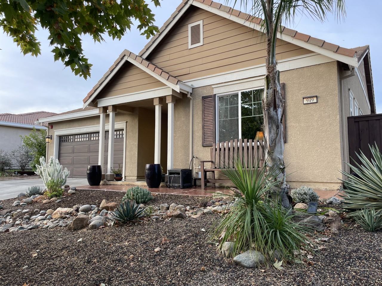 949 Ireland St #NA - Photo 2 of 18
