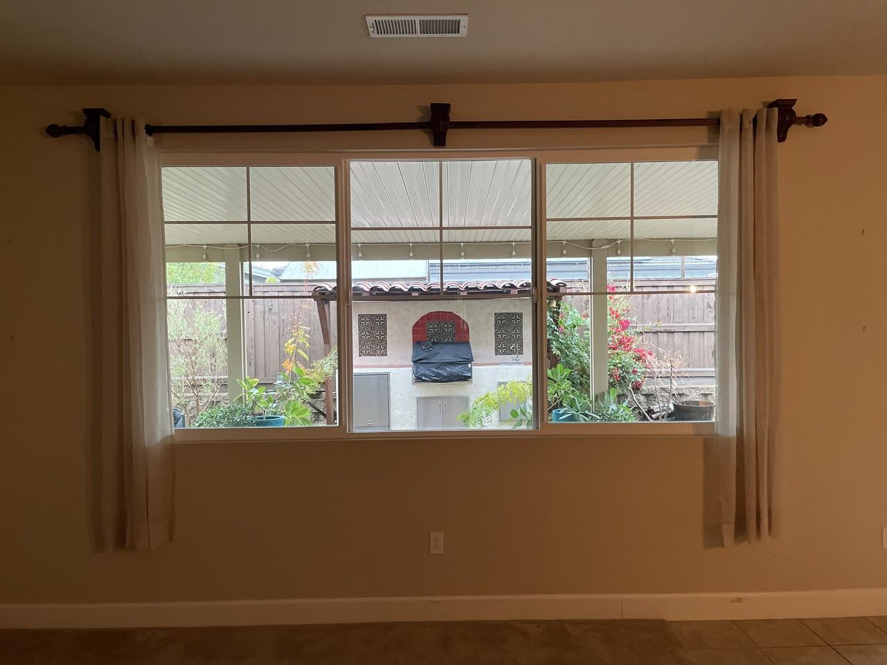 949 Ireland St #NA - Photo 5 of 18