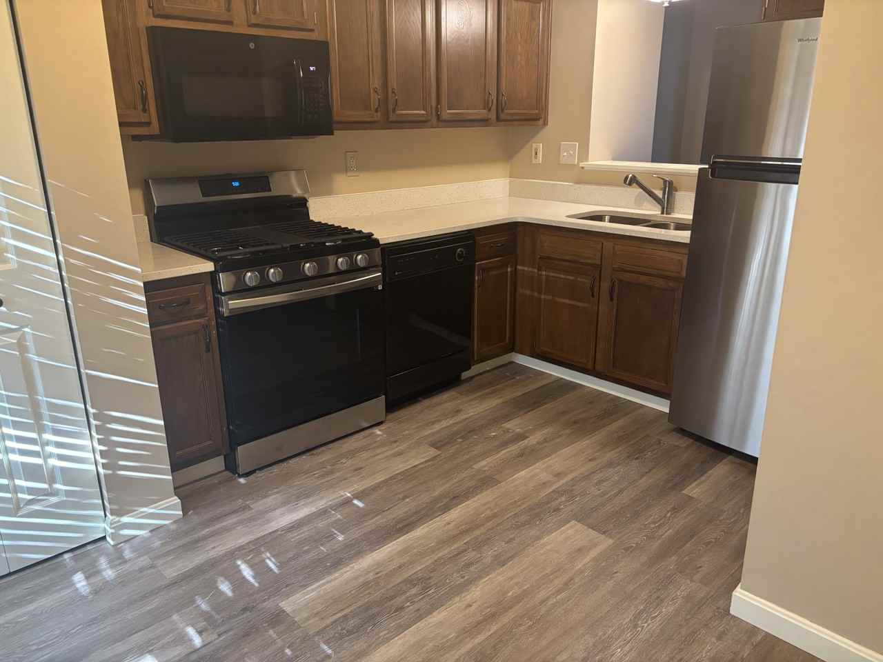 216 Cranbrooke Dr #216 - Photo 2 of 11