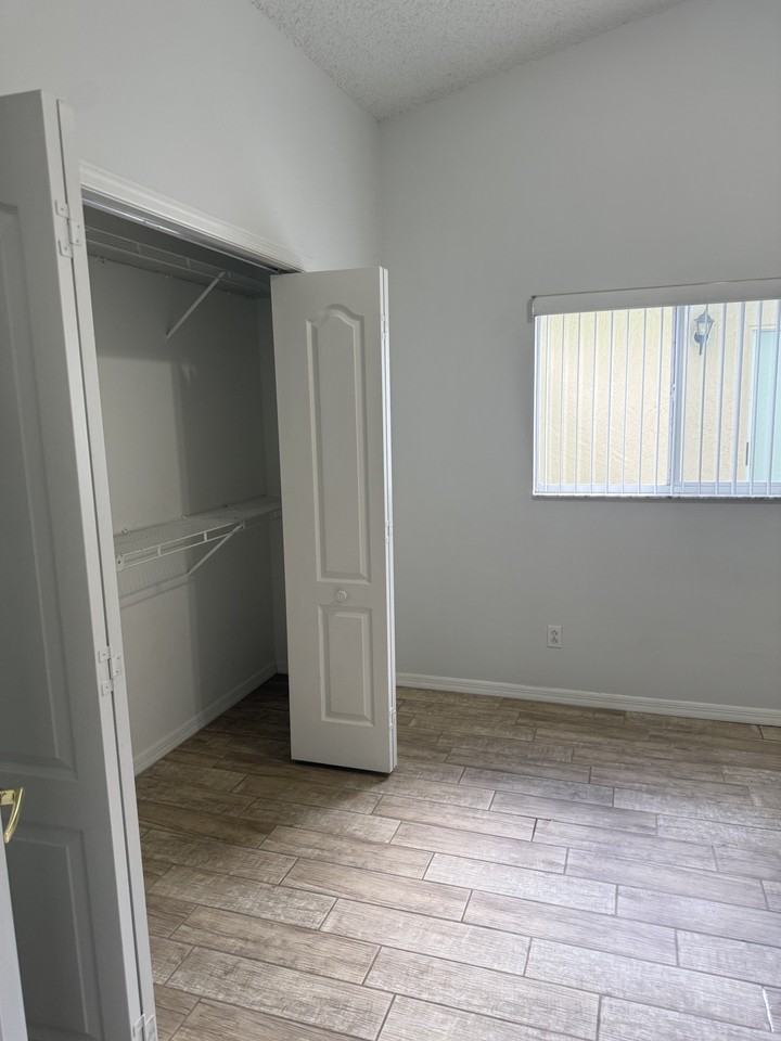 4400 Venice Dr #NA - Photo 6 of 12