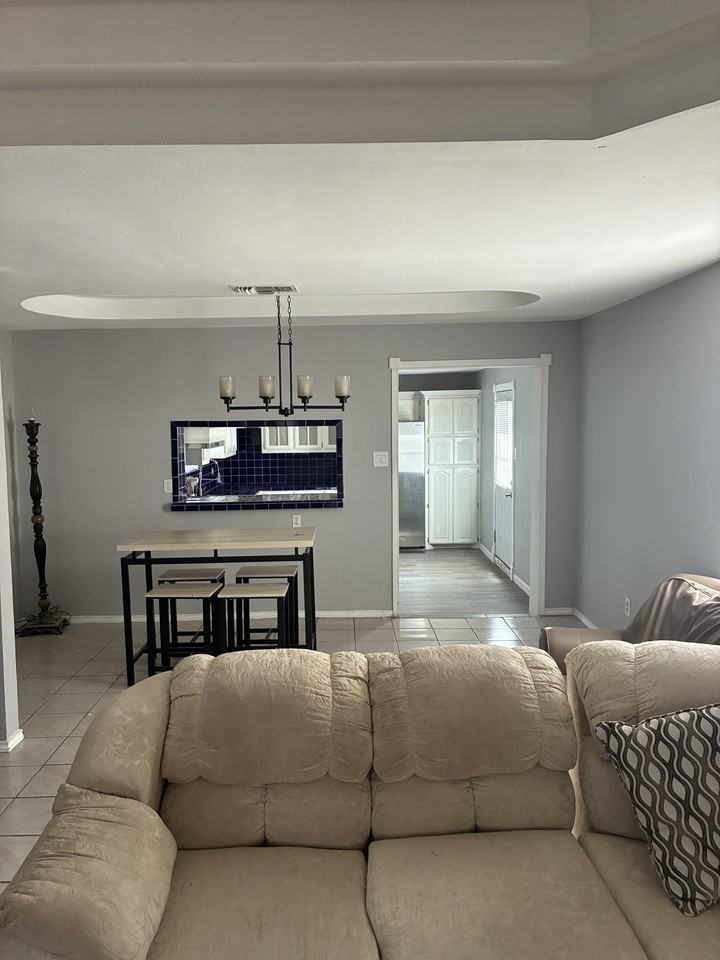 2204 E Kantunil Ave #NA - Photo 4 of 10