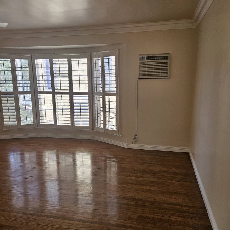 1118 S Cloverdale Ave #1116-1-2 - Photo 4 of 28