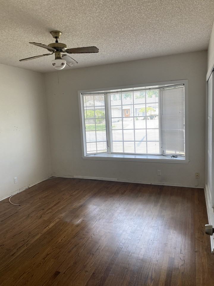 15220 Cullen St #NA - Photo 4 of 5