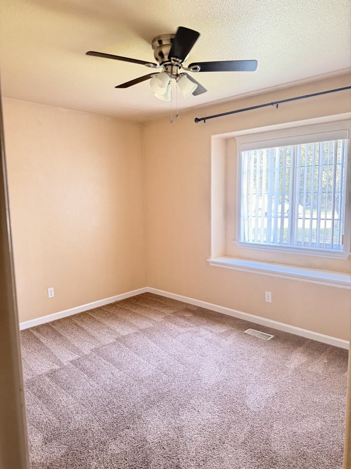 2841 N Englewood Pl #NA - Photo 5 of 8