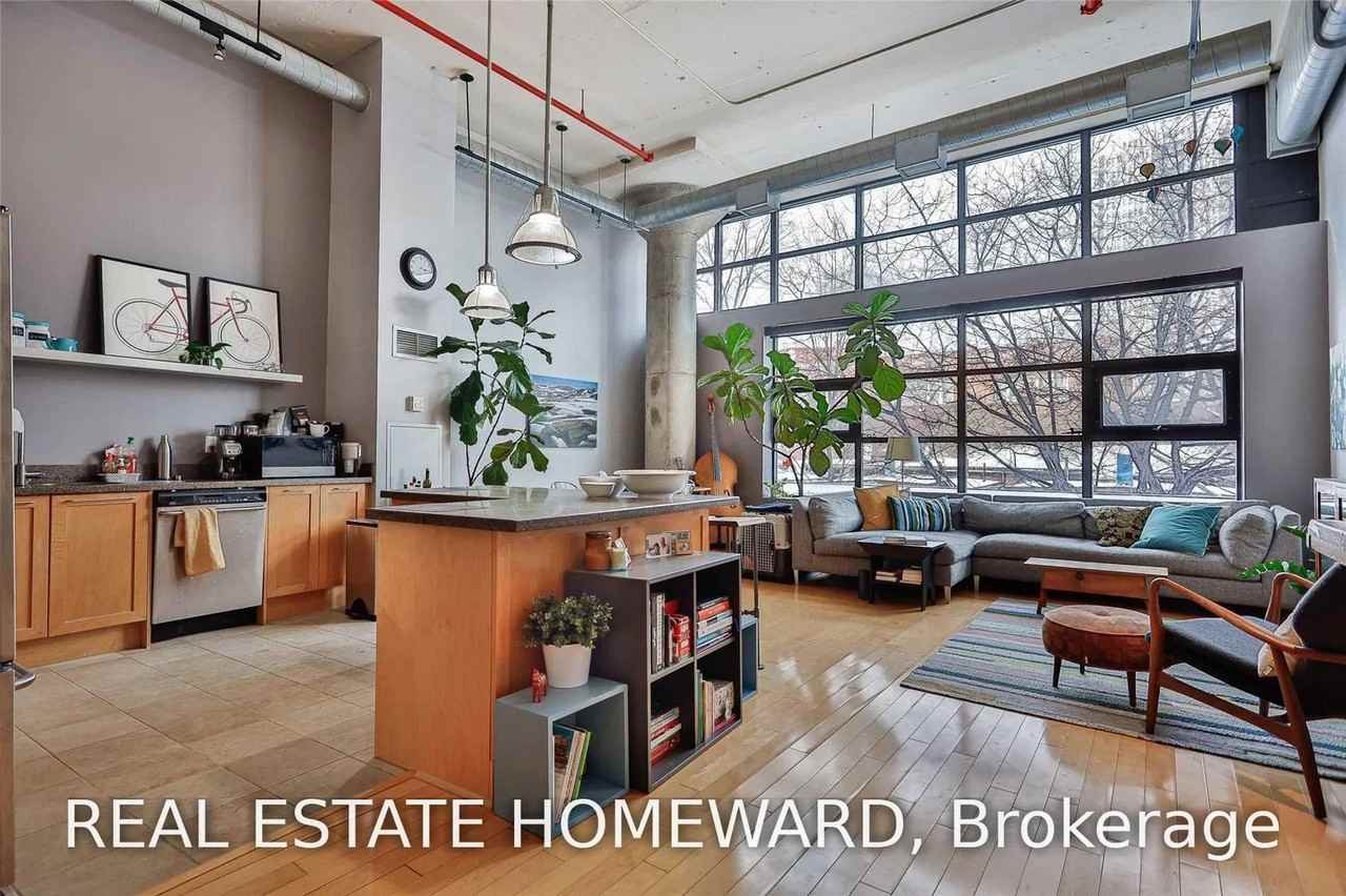 90 Sumach Street - Photo 3 of 29