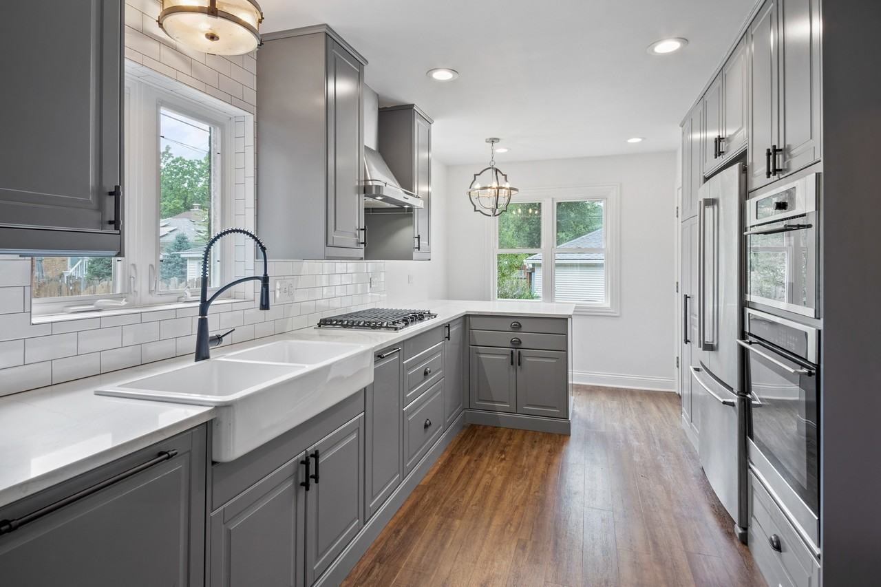 6114 N Lenox Ave - Photo 2 of 18
