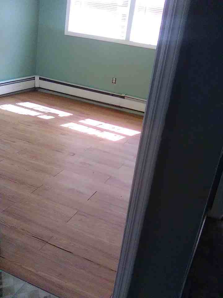 573 Roosevelt Avenue - Photo 4 of 30