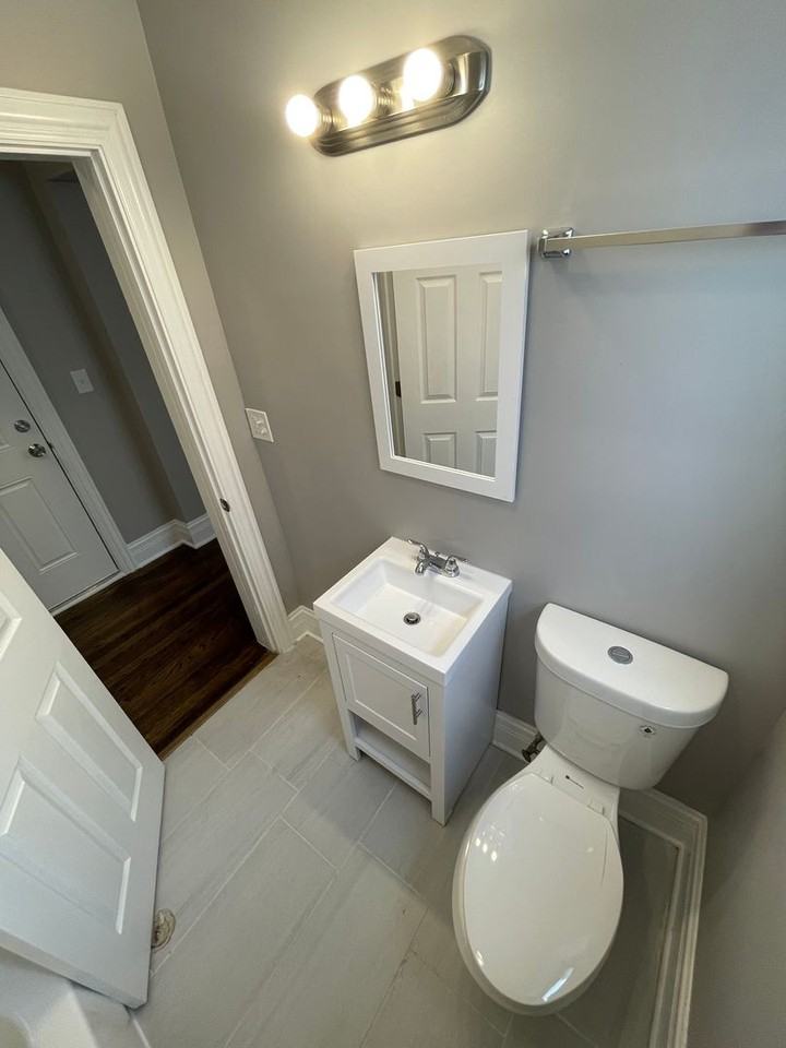11021 S Vernon Ave #3 - Photo 3 of 8