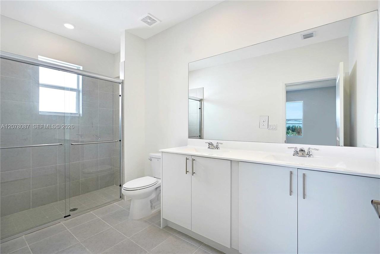 18672 Sw 136th Ct #O - Photo 3 of 8