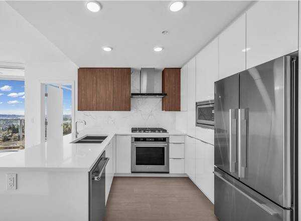 7000 Park Crescent - Photo 2 of 10