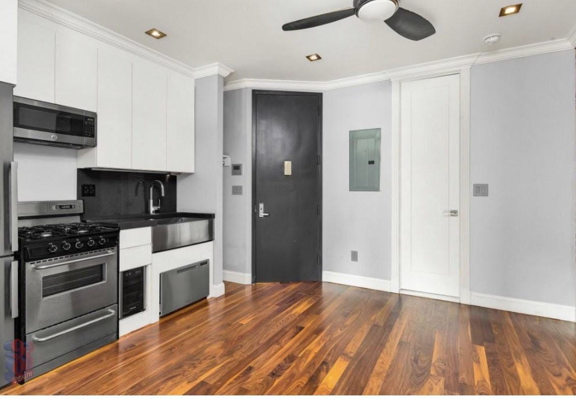 E 116th St - Photo 5 of 8