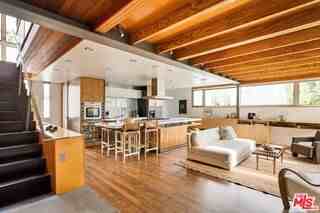 724 1/2 Superba Ct - Photo 2 of 8