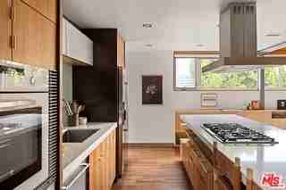 724 1/2 Superba Ct - Photo 4 of 8