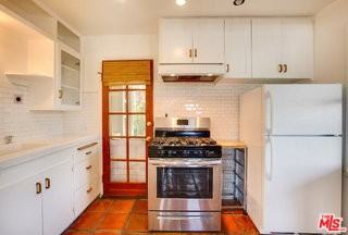 2454 7th St #B - Photo 5 of 8