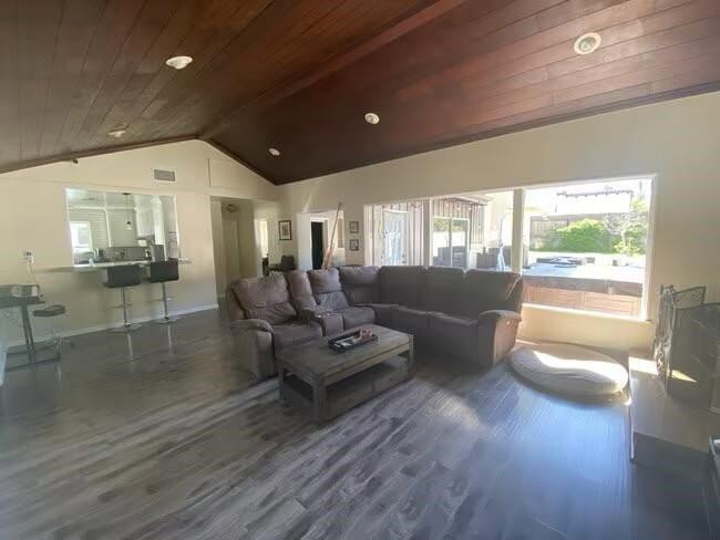 4909 Gaviota Ave - Photo 2 of 8