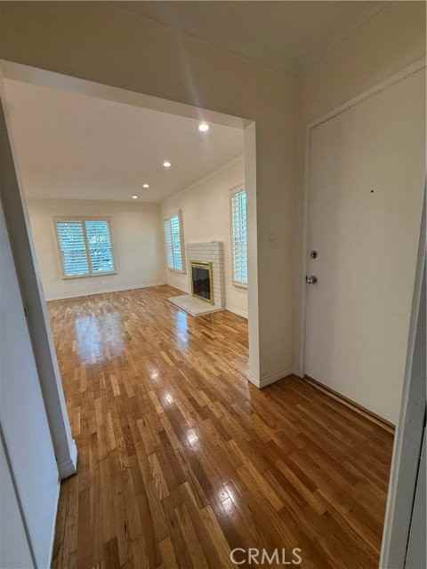18240 Rayen St - Photo 5 of 8