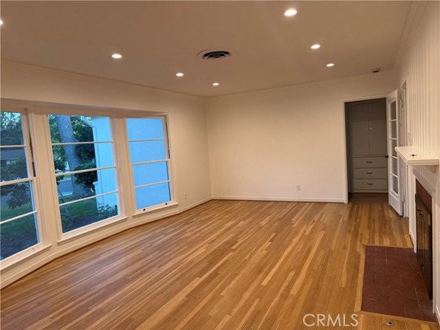 1765 Sharon Pl - Photo 2 of 8