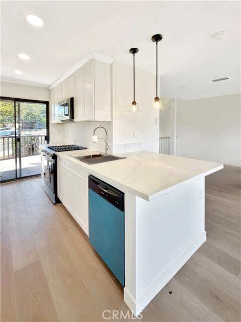 706 N Prospect Ave #3 - Photo 2 of 8