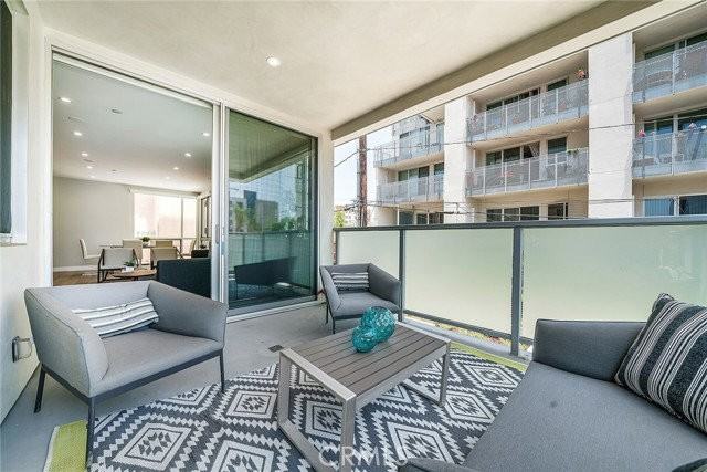 1148 N Detroit St #2B - Photo 7 of 8