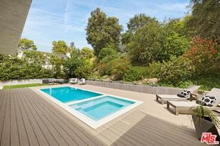 2814 Roscomare Rd - Photo 2 of 8