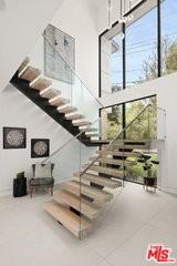 2814 Roscomare Rd - Photo 3 of 8