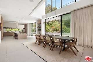 2814 Roscomare Rd - Photo 5 of 8