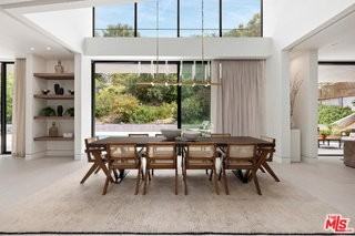 2814 Roscomare Rd - Photo 6 of 8