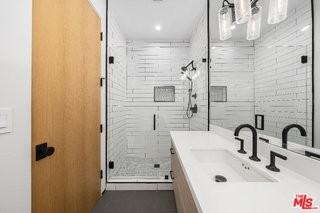 6115 W 6th St - Photo 7 of 8