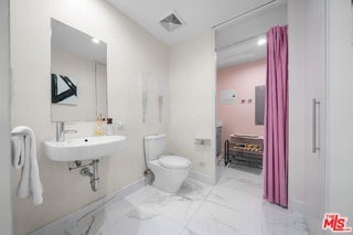 6250 Hollywood Blvd #12F - Photo 4 of 8