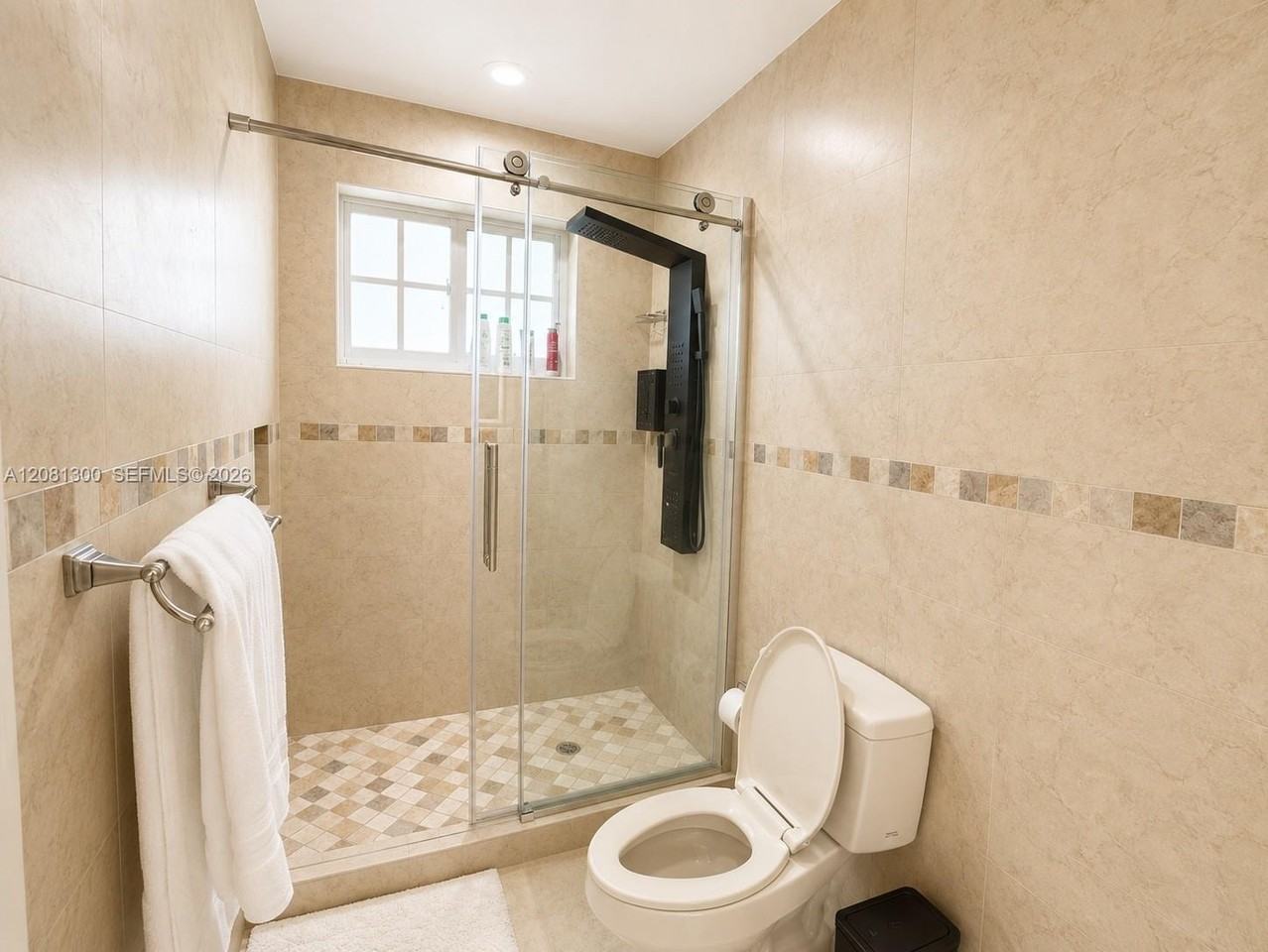 2246 Sw 62nd Ave - Photo 6 of 8