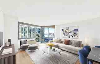4730 Center Boulevard - Photo 1 of 1