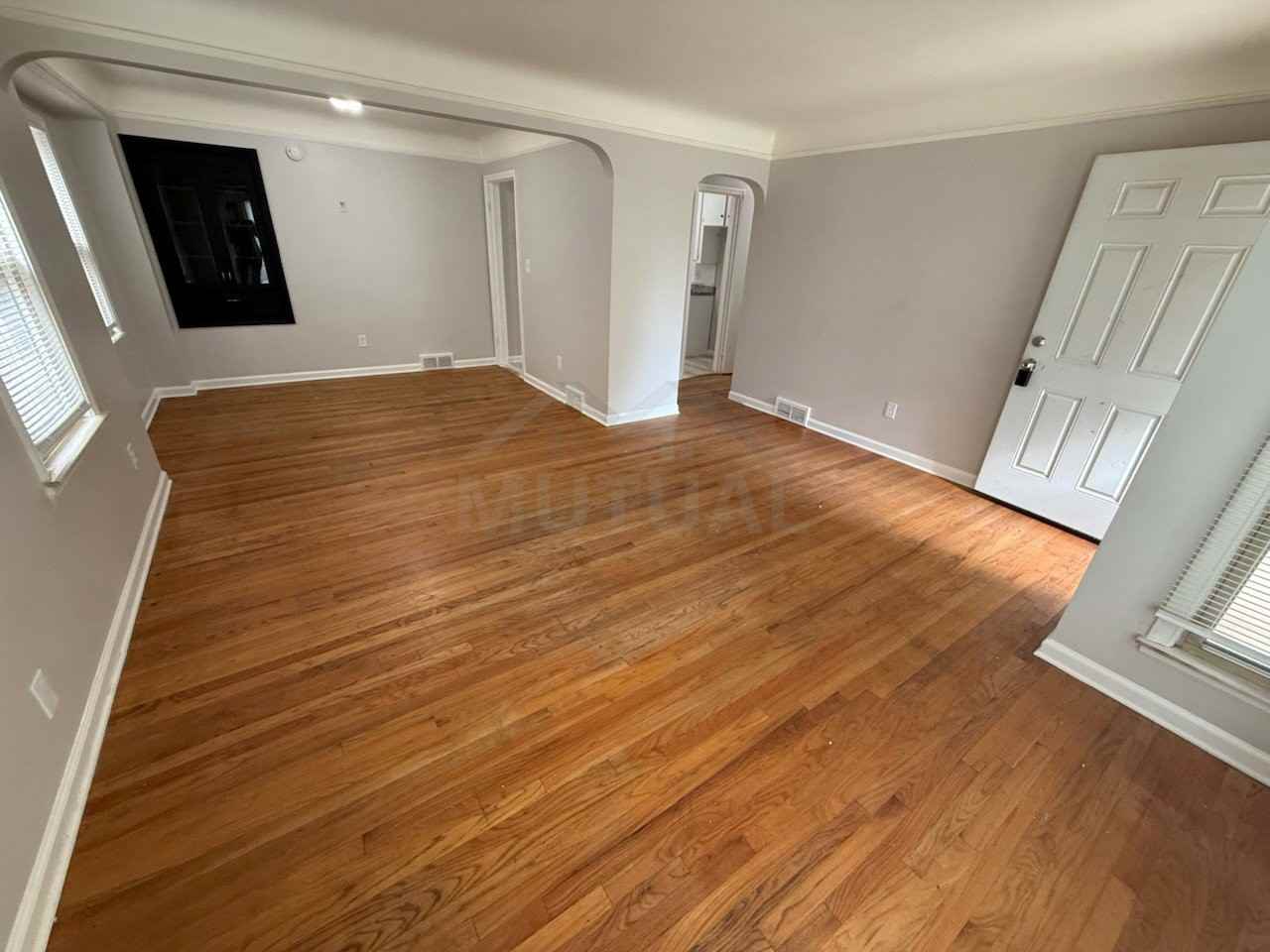 10005 Grayfield - Photo 2 of 8