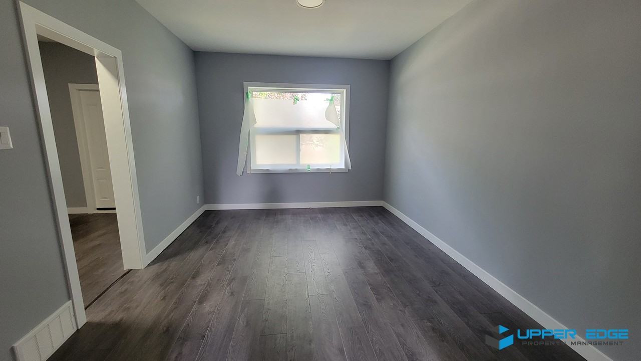 586 Machray Avenue - Photo 4 of 13
