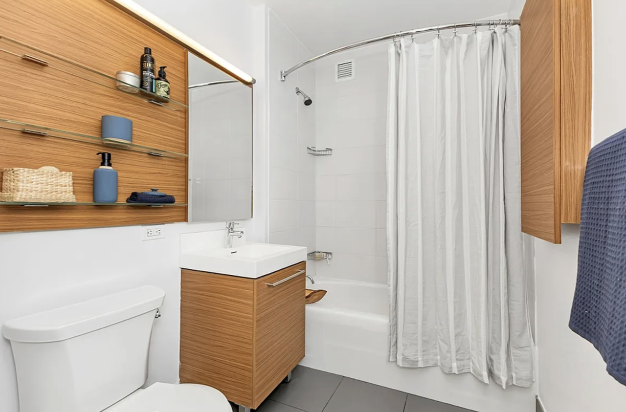 24-01 44th Road - Photo 4 of 12