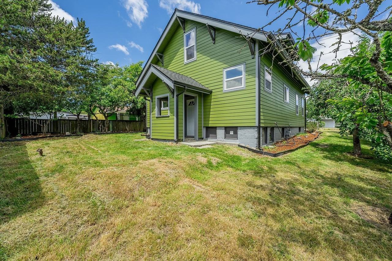 1402 South 80th Street - Photo 4 of 25