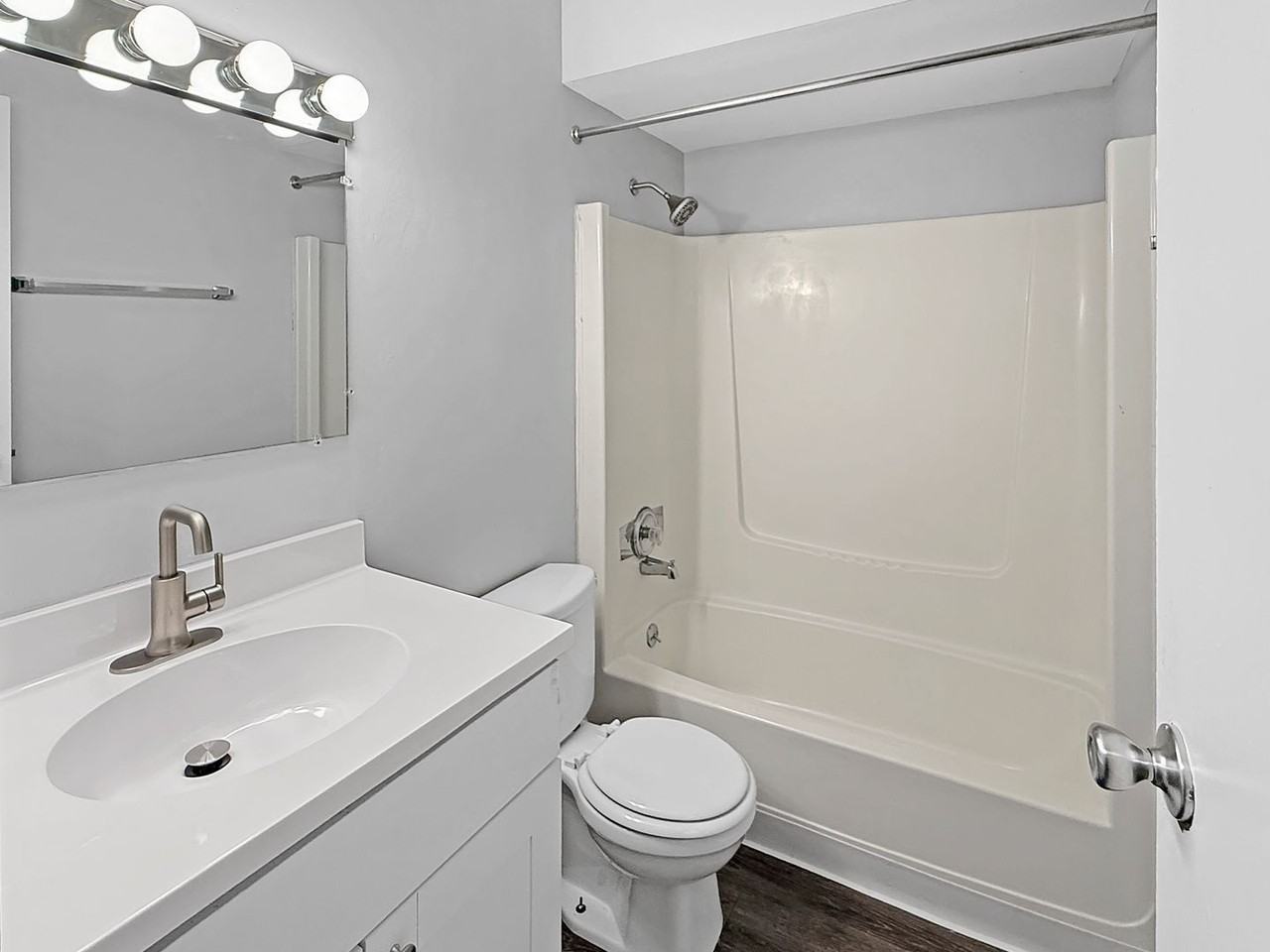 2073 Andrew St Se - Photo 4 of 10